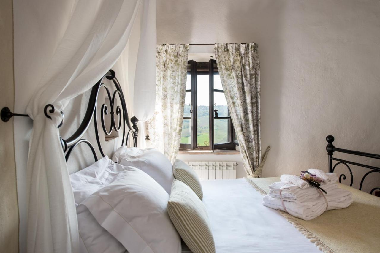 Agriturismo Cretaiole ปีเอนซา ภายนอก รูปภาพ